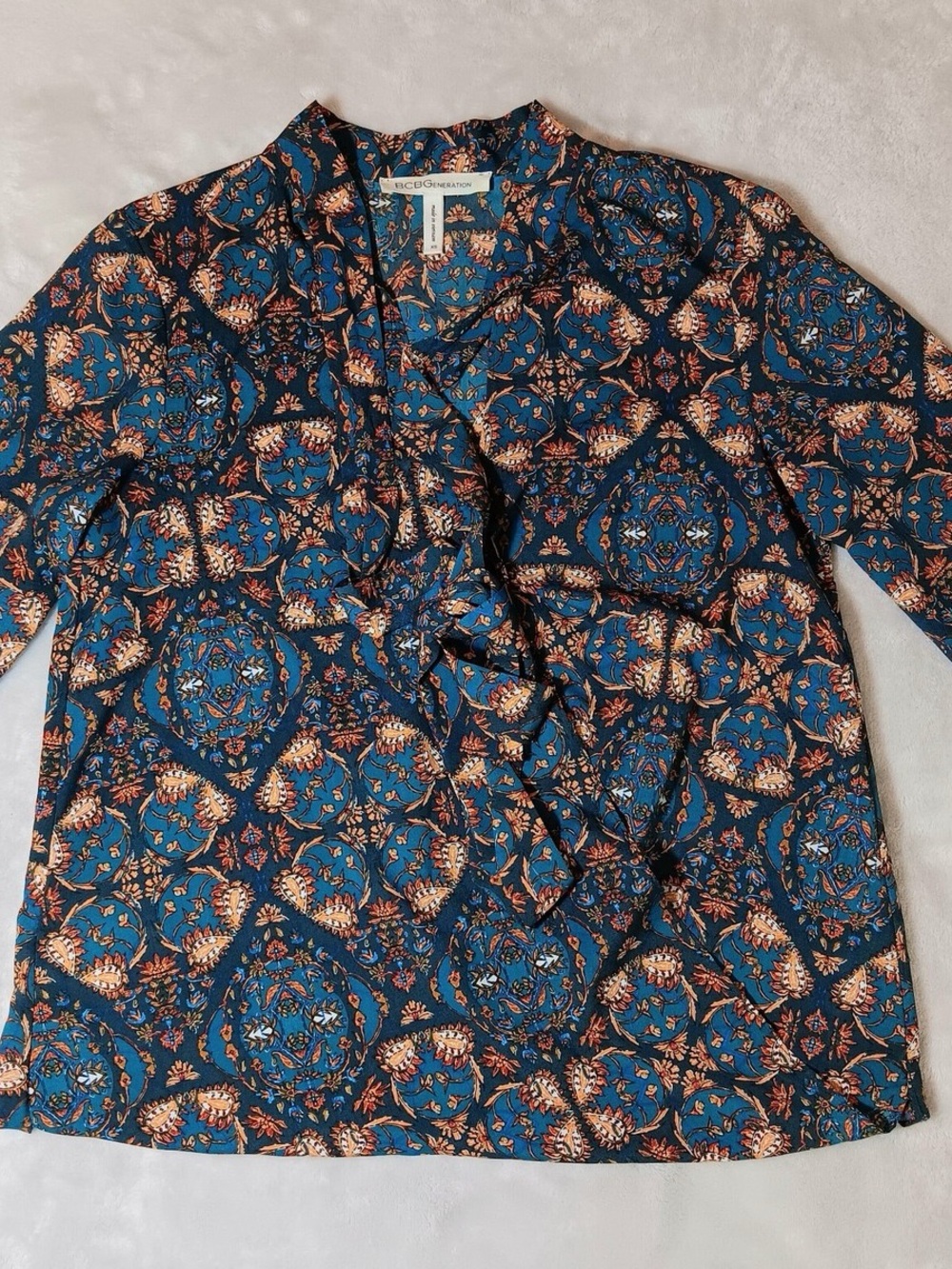 BCBGeneration Women’s Long Sleeve Blouse Size XS – Dressy Chic Top